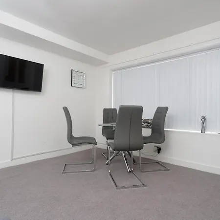 Beech House Leeds Holiday home *